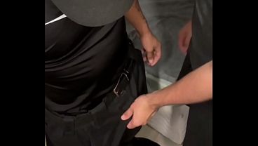 CONVENCI O SEGURANÇ A DA BOATE DE VIR ME FODER DEPOIS DO TRAMPO